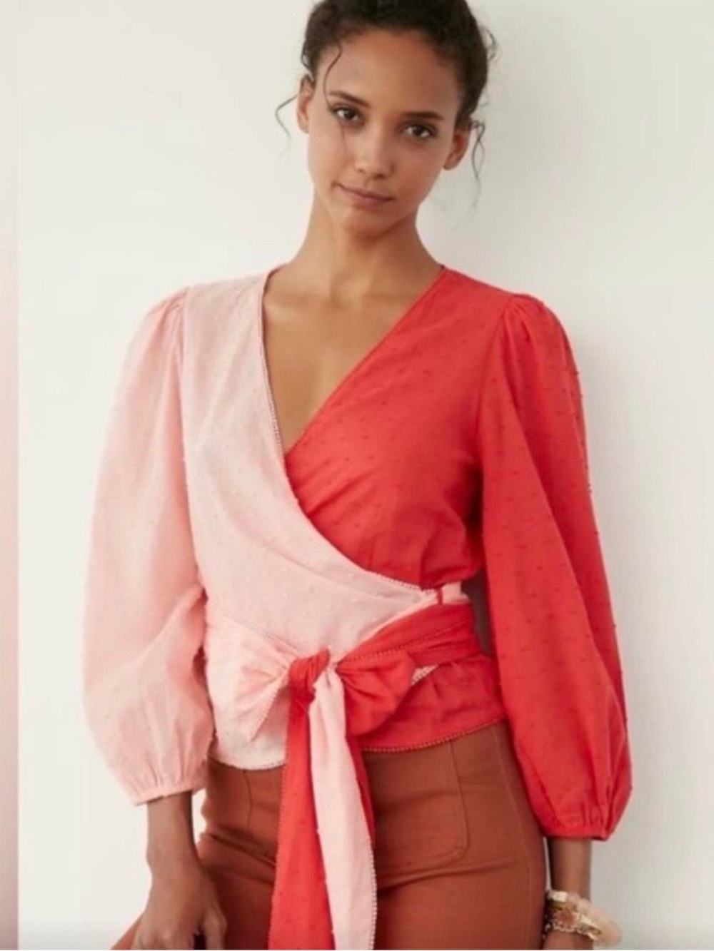 FARM Rio x Anthropologie 💃🏻 Colourblock Wrap Blouse in Red and Blush Pink